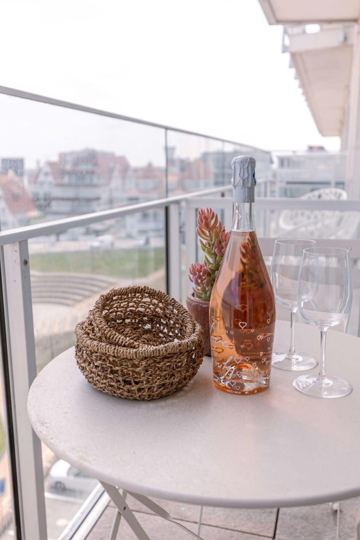 Stunning Studio With Sea-View And Terrace Apartment Knokke-Heist Exterior photo